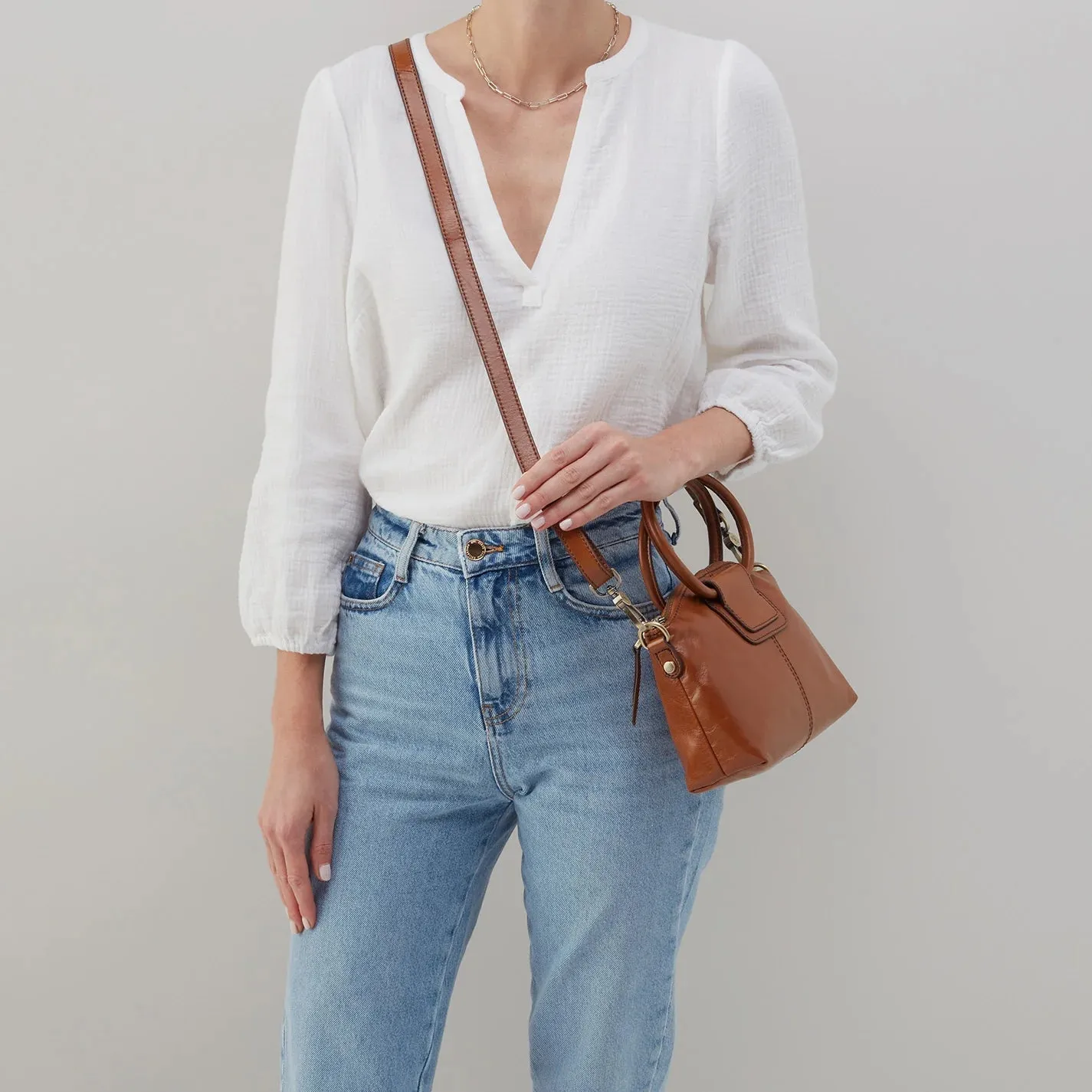 HOBO SHEILA TOP ZIP CROSSBODY